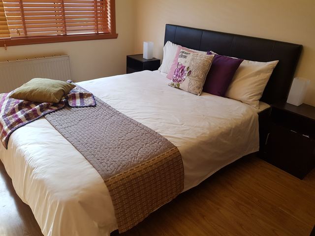 Cozy Room for Rent in Avondale Heights Available Now!