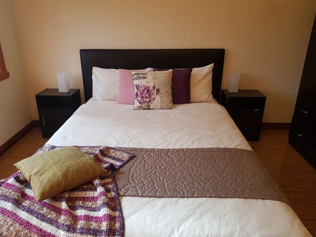 Cozy Room for Rent in Avondale Heights Available Now!