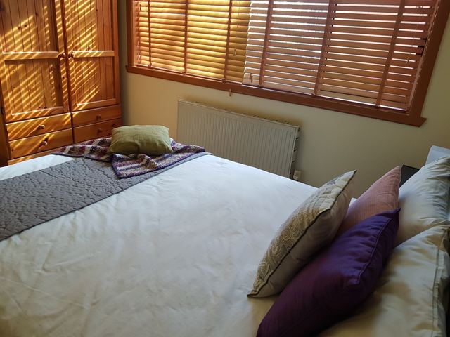 Cozy Room for Rent in Avondale Heights Available Now!