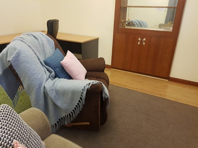 Cozy Room for Rent in Avondale Heights Available Now!