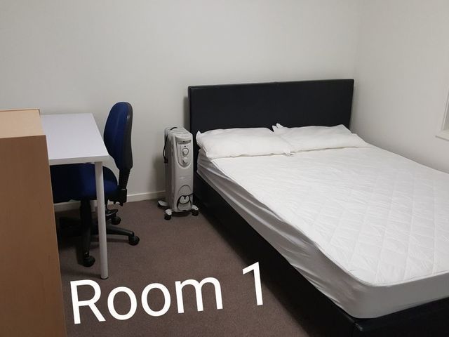 2 spacious rooms for rent, one with balcony