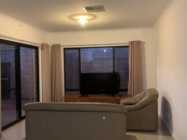 On-suit Bed Rooms For Rent