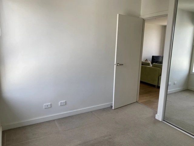 Room with private bathroom st kilda
