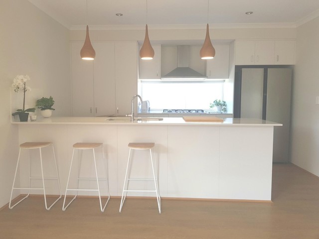 2 ROOMS TO LET FOR MATURE SINGLE FEMALES IN ALKIMOS