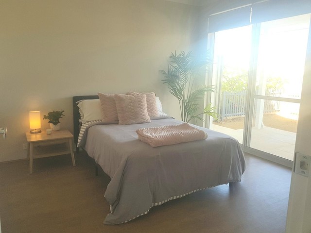 2 ROOMS TO LET FOR MATURE SINGLE FEMALES IN ALKIMOS