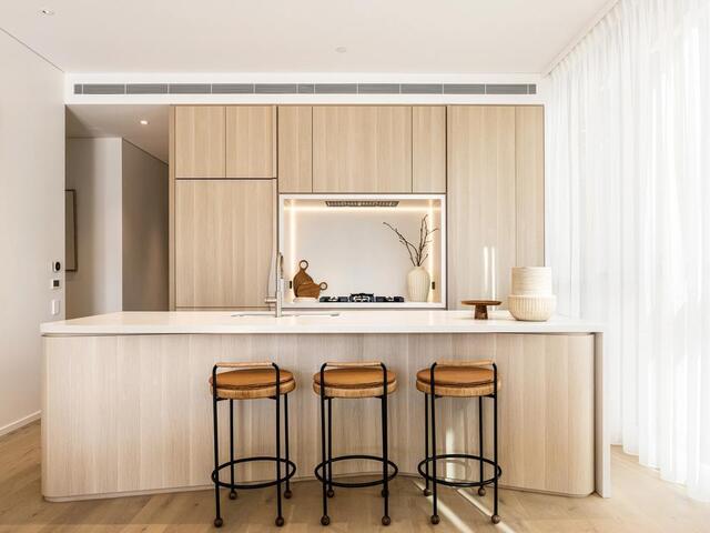 Upper House by Aria
