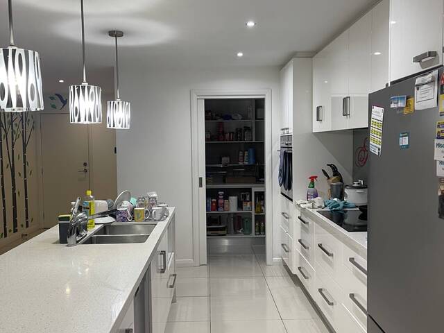 4 bedrooms, 3 bathrooms, 2 living rooms (and a pool)