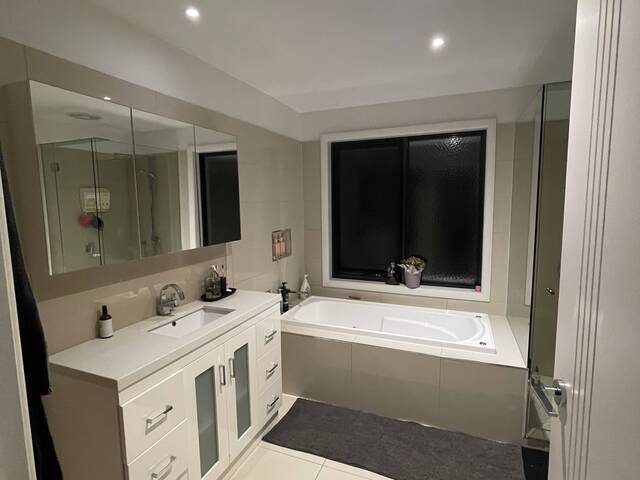 4 bedrooms, 3 bathrooms, 2 living rooms (and a pool)