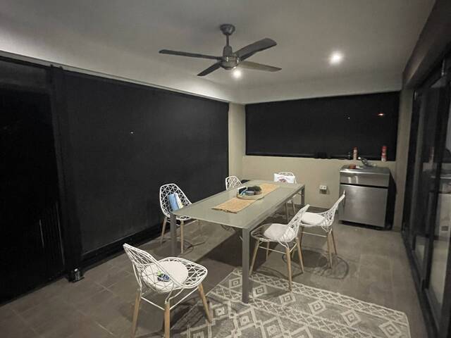 4 bedrooms, 3 bathrooms, 2 living rooms (and a pool)