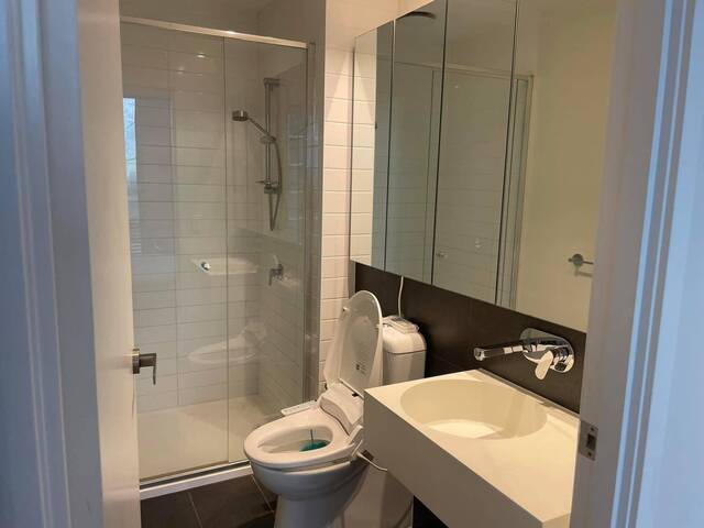 $250/week Female Share Room in CBD