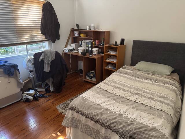 Active Christian Guys house, ideal for Medic or Student.