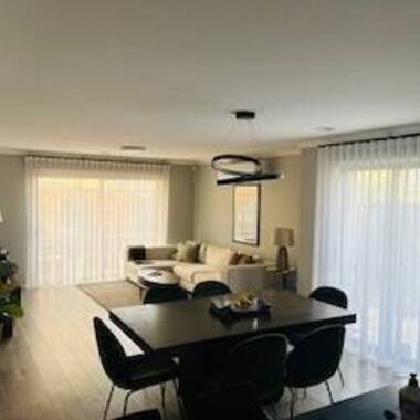 Private bedroom available in a clean and tidy house in Narre Warren South