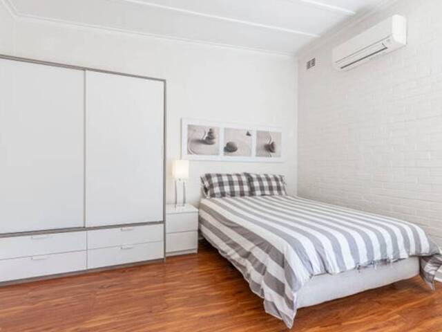 Top-Floor Studio in Riverside Location!