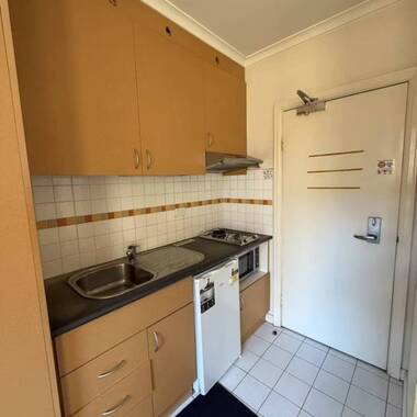 Furnished Studio in the Heart of Melbourne CBD