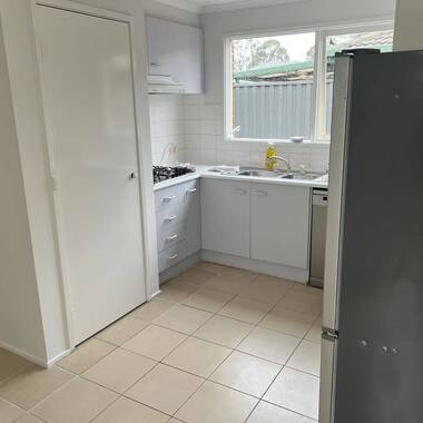 1 room for rent in Roxburgh Park