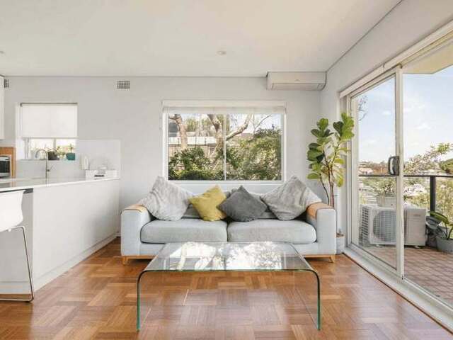 Sunlit Sanctuary with Water Views near Birkenhead Point | Room for Rent