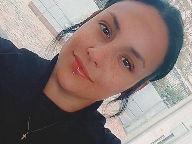 Evie is looking for a room in Perth