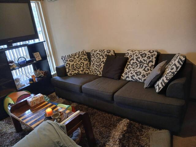 Older style Duplex located in Spearwood, close to shopping Center