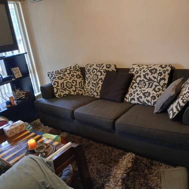 Older style Duplex located in Spearwood, close to shopping Center