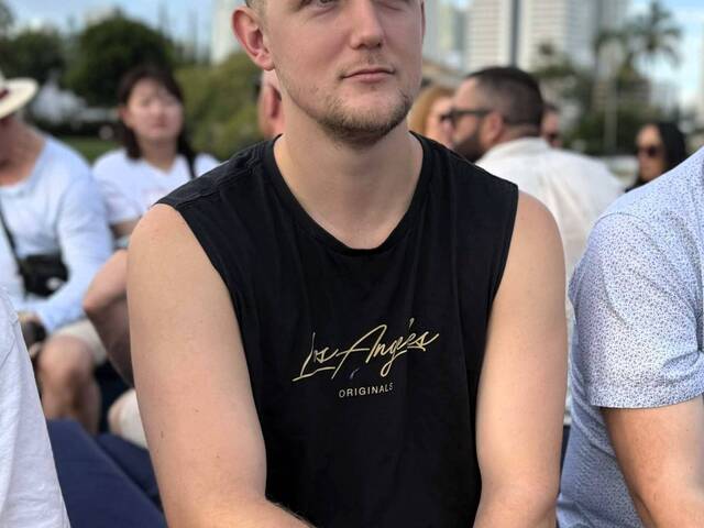 Lochlann is looking for a room in Bethania