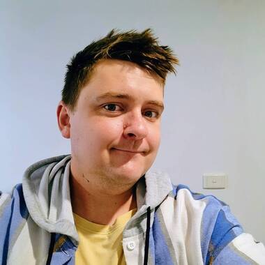 Mitchell is looking for a room in Sydney