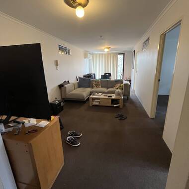 Room for rent in a beautiful 2 bedroom apartment