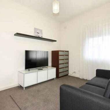 Fully Furnished Studio in a Prime Location!