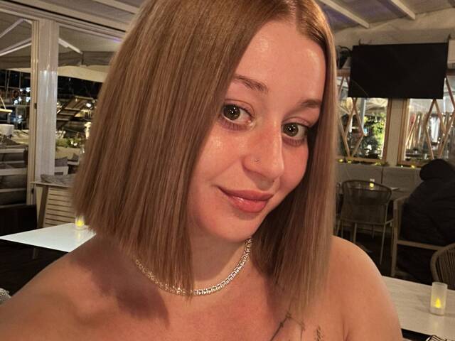 Jessica is looking for a room in Noosaville