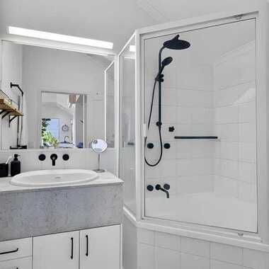 Bright Furnished penthouse Loft‑Style Apartment in Spring Hill