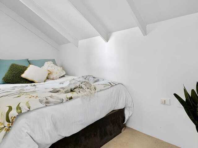 Bright Furnished penthouse Loft‑Style Apartment in Spring Hill