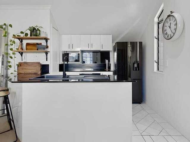 Bright Furnished penthouse Loft‑Style Apartment in Spring Hill