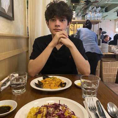 Malcolm is looking for a room in Melbourne
