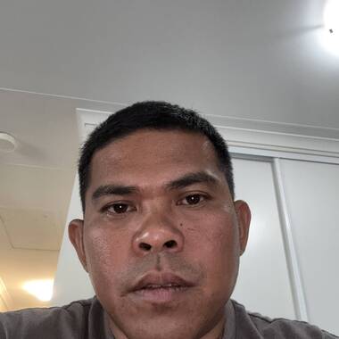 Khen is looking for a room in Perth