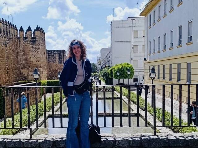 Rafaela Rietz is looking for a whole unit in Sydney