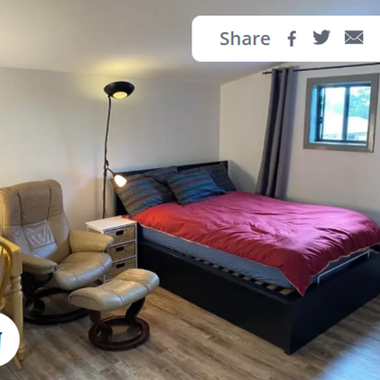 Studio Room Easternly Light