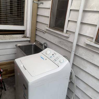 1 bedroom unit close to Footscray Station