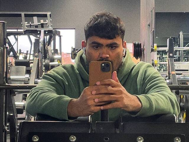 Tanv is looking for a room in Adelaide