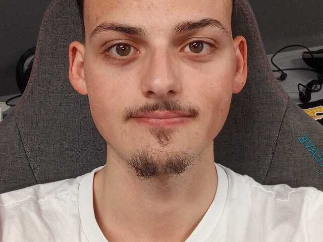 Vincenzo is looking for a room in Perth