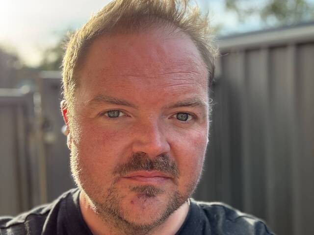 Chris is looking for a room in Baulkham Hills