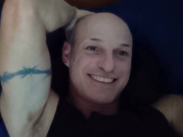 Aldo Zamparelli is looking for a room in Adelaide