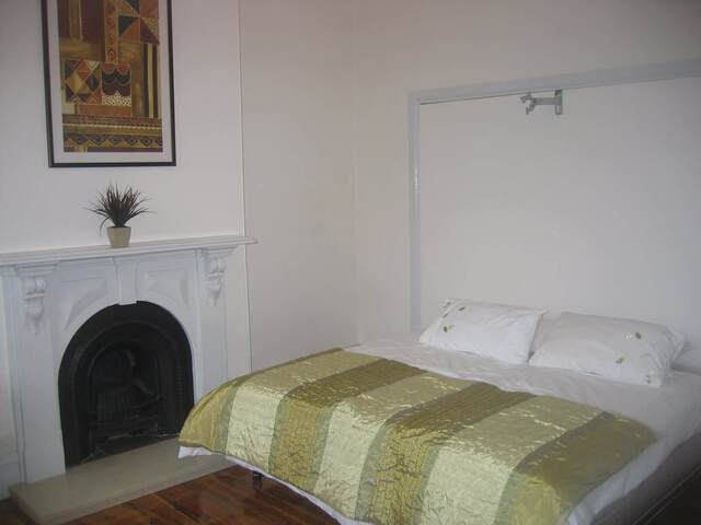 3 fully furnished bedrooms available for rent