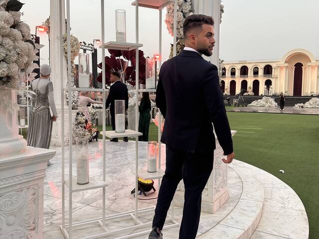 Karim is looking for a room in Perth